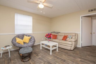 Riverview Apartments in Jacksonville, FL - Building Photo - Building Photo