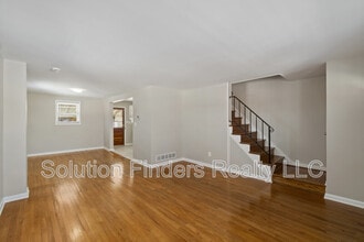 305 Capitol Ct in Essex, MD - Building Photo - Building Photo