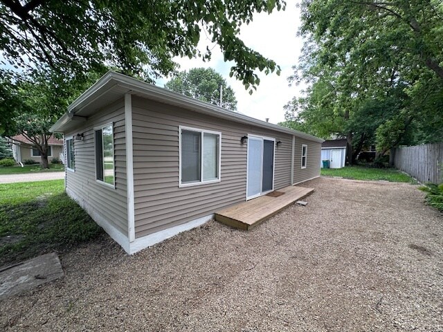 1003 Lincoln Ave in Albert Lea, MN - Foto de edificio - Building Photo