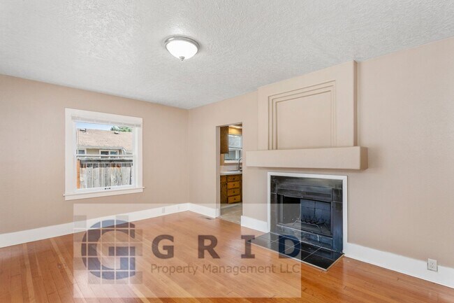 property at 8316 SE Raymond Ct