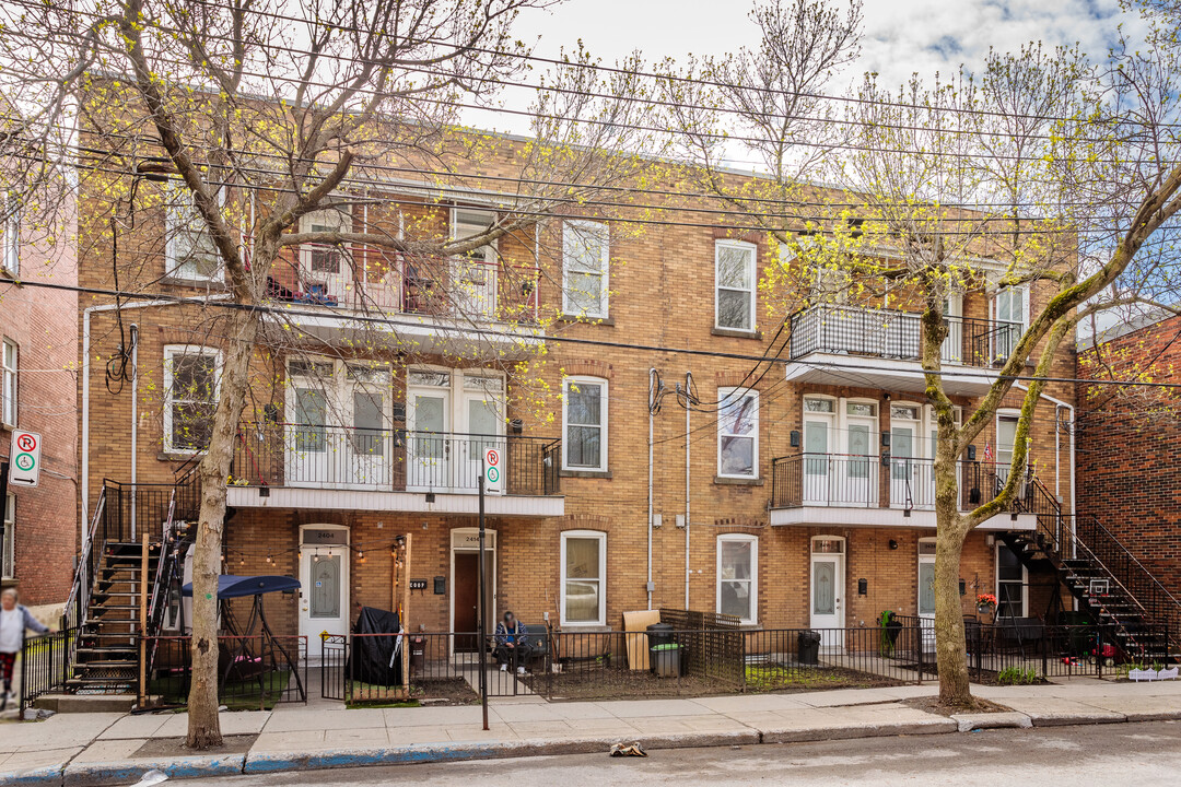 2416 De Coleraine St in Montréal, QC - Building Photo