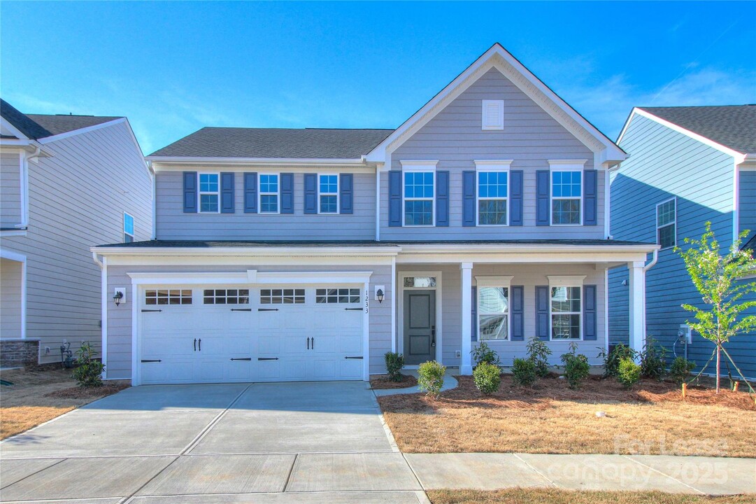 1233 Cottage Green Dr in Monroe, NC - Foto de edificio