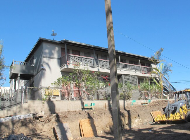 240 3rd Ave in Venice, CA - Foto de edificio - Building Photo