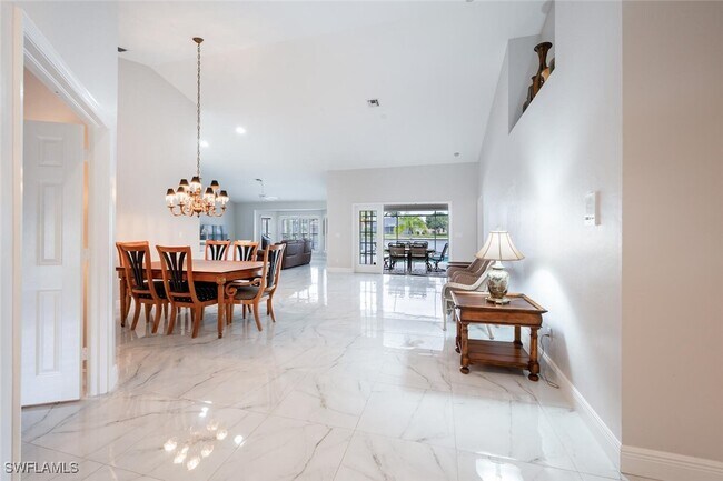 624 Lambton Ln in Naples, FL - Foto de edificio - Building Photo