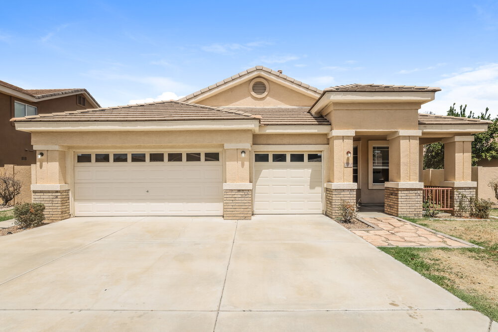 7010 W Irma Ln in Glendale, AZ - Building Photo