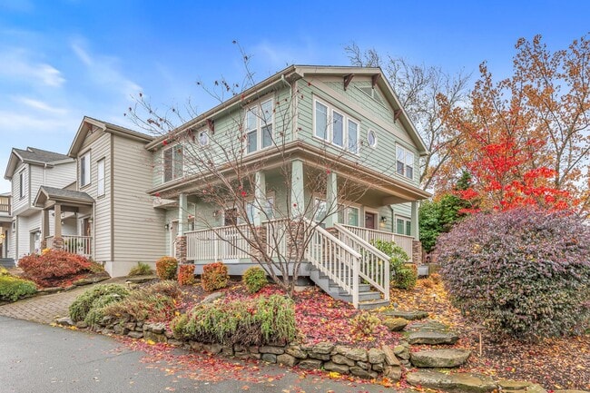 101 McCully Ln in Jacksonville, OR - Building Photo - Building Photo
