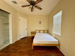 1350 N Fairview Ave in Colton, CA - Foto de edificio - Building Photo