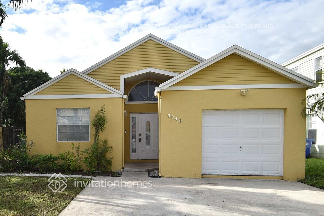 9949 W Daffodil Ln in Miramar, FL - Building Photo