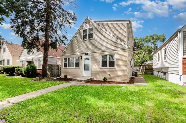 124 46th Ave in Bellwood, IL - Building Photo - Building Photo