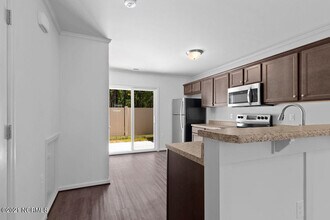 512 Pate Dr in Midway Park, NC - Building Photo - Building Photo