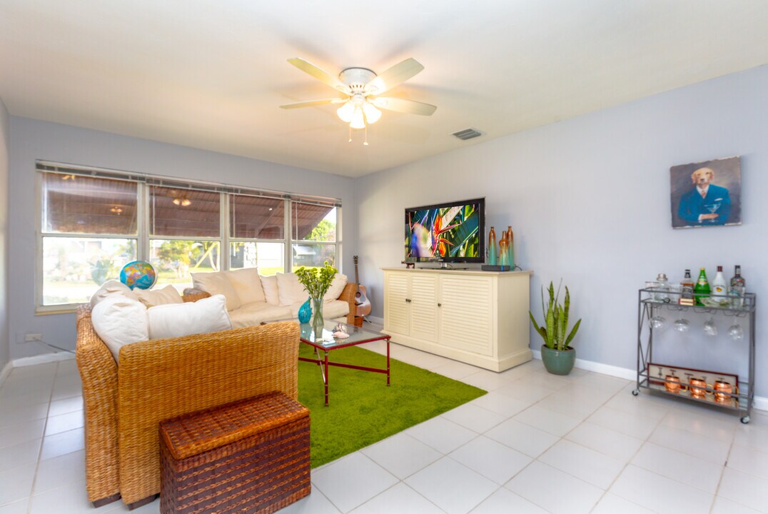 642 NE 16th St in Fort Lauderdale, FL - Building Photo