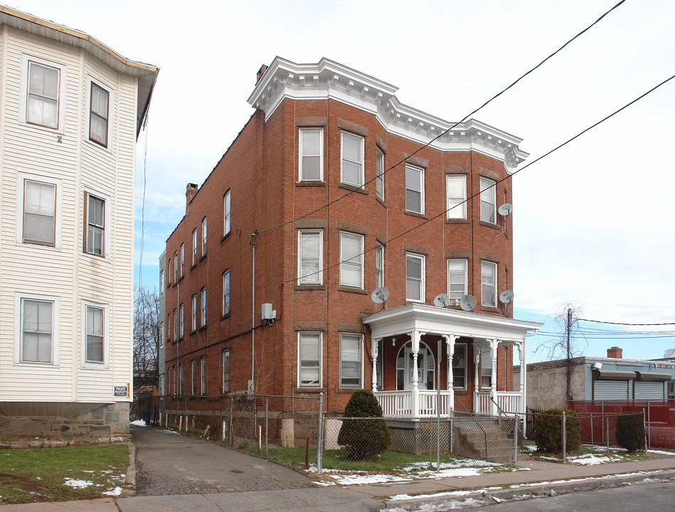 6 Warner St in Hartford, CT - Foto de edificio