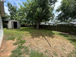 1818 Anderson St in Irving, TX - Building Photo - Building Photo