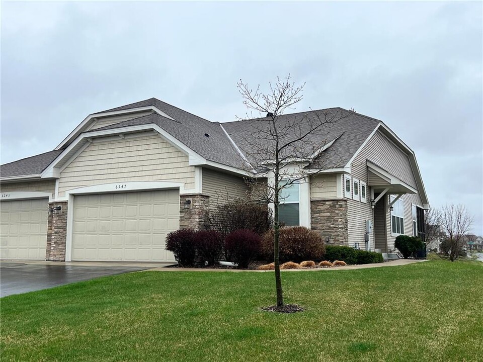 6247 Ranier Ln N in Maple Grove, MN - Building Photo