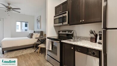 1430 NW Pettygrove St, Unit C313 in Portland, OR - Building Photo - Building Photo