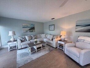 143 Whispering Sands Dr in Siesta Key, FL - Building Photo - Building Photo