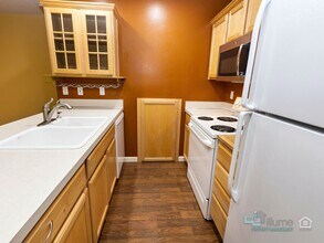 5215 SE Pardee St in Portland, OR - Building Photo - Building Photo