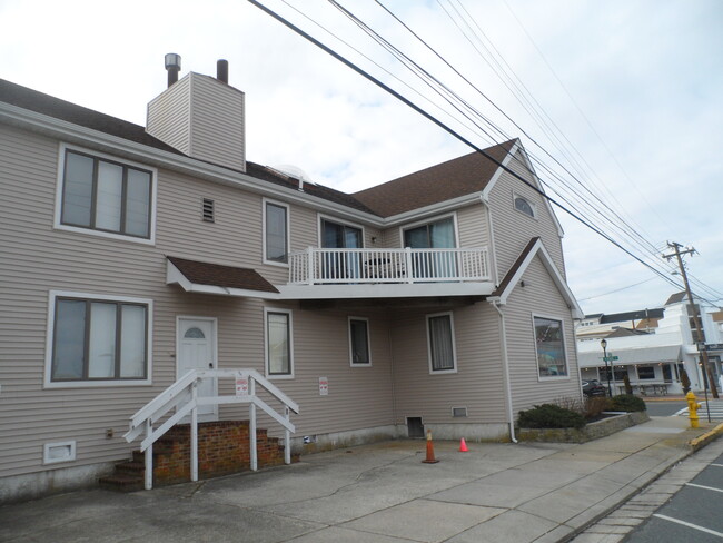 9400 Ventnor Ave in Margate City, NJ - Foto de edificio - Building Photo