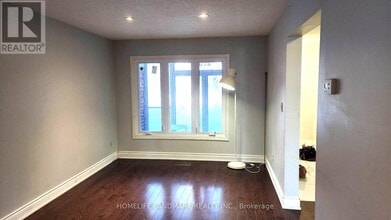 200 Forsyth Rd in Newmarket, ON - Building Photo - Building Photo