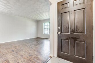 2314 Springhill Dr in Dallas, TX - Building Photo - Building Photo