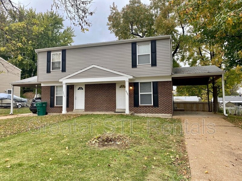 2281 Campus Dr in St. Charles, MO - Building Photo