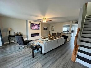 46 Myatt Ct in Inwood, WV - Foto de edificio - Building Photo