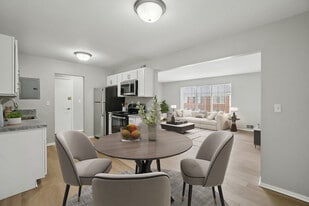 Georgian Manor in Sterling Heights, MI - Building Photo