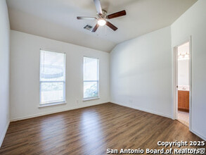 319 Willow Grove Dr in San Antonio, TX - Building Photo - Building Photo