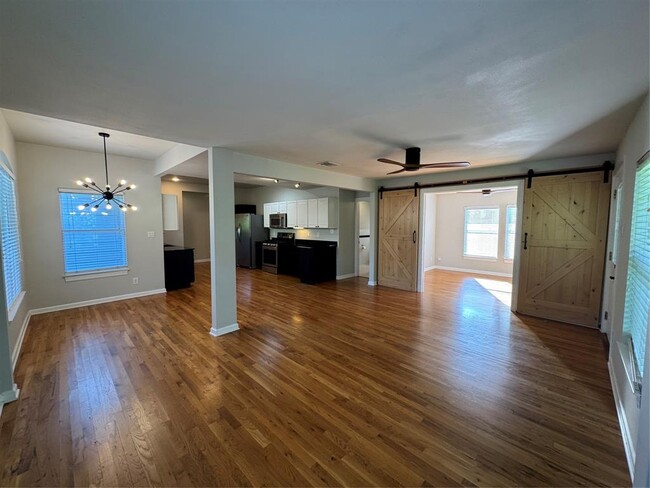 1710 Riverview St in Austin, TX - Building Photo - Building Photo