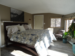 2052 Apple Valley Rd in Lyons, CO - Building Photo - Building Photo