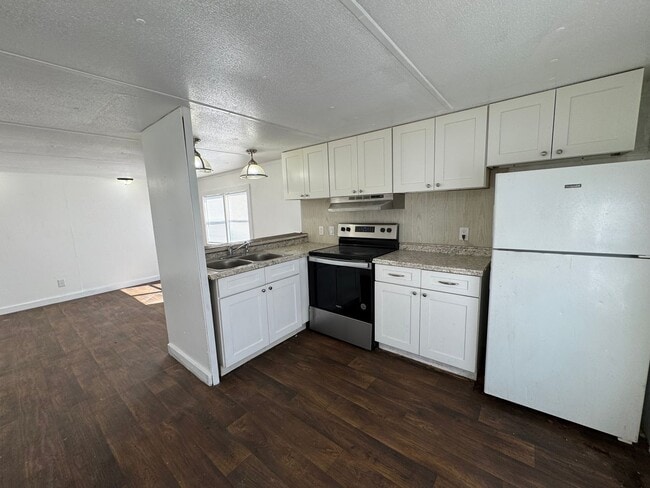 202 Irvin Ave NW in Live Oak, FL - Building Photo - Building Photo