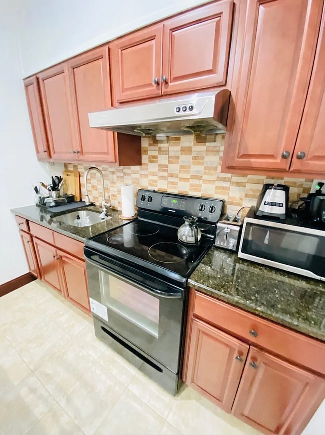 4428 Chestnut St, Unit 2nd Floor Front