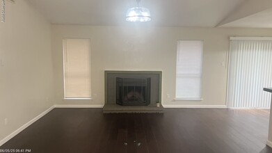 3900 Glen Knoll Ct in Arlington, TX - Building Photo - Building Photo