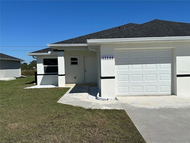 11144 Pendleton Ave, Unit 1W in Englewood, FL - Building Photo - Building Photo