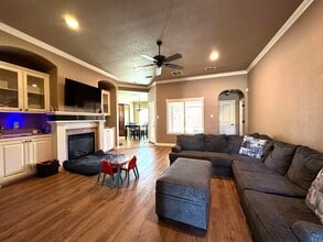 5513 104th St in Lubbock, TX - Foto de edificio - Building Photo
