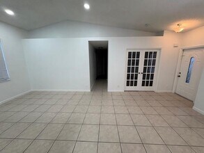 17373 SW 19th St in Miramar, FL - Building Photo - Building Photo