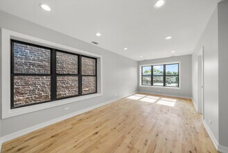 5738 S Archer Ave in Chicago, IL - Building Photo - Building Photo