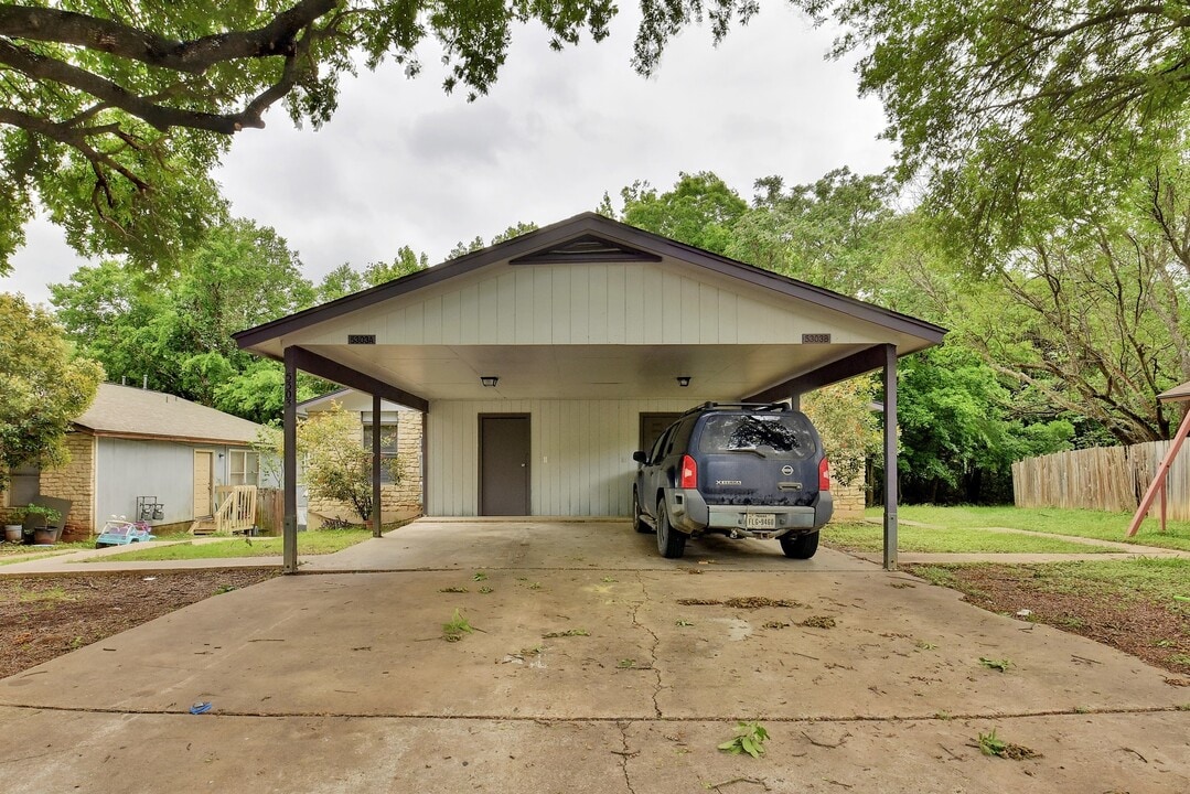 5303 Spring Meadow Rd, Unit A in Austin, TX - Building Photo