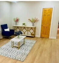 39 E 52nd St, Unit 2 in Brooklyn, NY - Building Photo