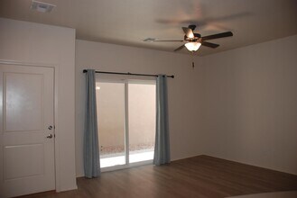 1248 Tierra Verde Loop in Los Lunas, NM - Building Photo - Building Photo