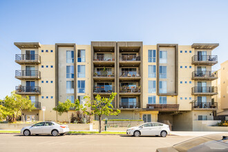 1600 S Westgate Ave in Los Angeles, CA - Foto de edificio - Building Photo