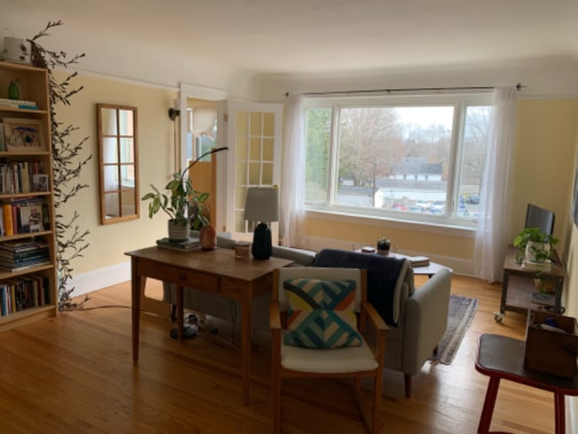 12 Woodbridge St, Unit 3R in South Hadley, MA - Building Photo - Building Photo