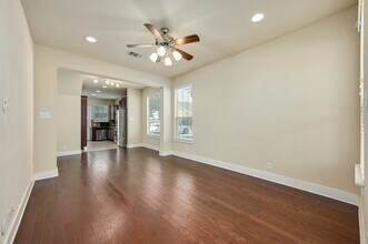 7512 Easy Wind Dr in Austin, TX - Building Photo - Building Photo
