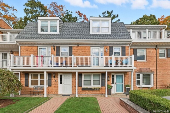 1068 Boston Post Rd in Rye, NY - Building Photo - Building Photo