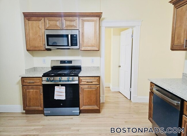 16 Sutton St in Boston, MA - Building Photo - Building Photo