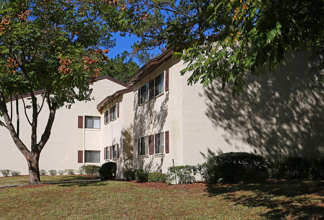 Village Square Apartments in Ocala, FL - Foto de edificio - Building Photo