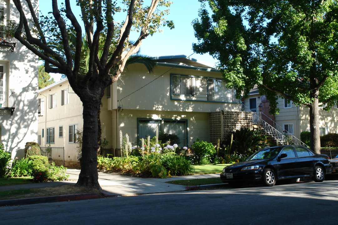 1460 Bellevue Ave in Burlingame, CA - Building Photo