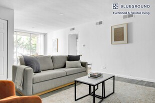 115 N Wetherly Dr in Los Angeles, CA - Building Photo