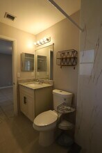 421 Cypress Way W in Palm Springs, FL - Building Photo - Building Photo