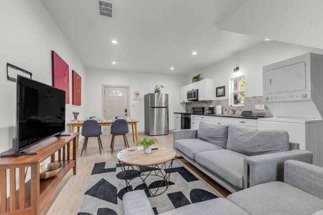 3507 Flaxley Dr in Dallas, TX - Foto de edificio - Building Photo